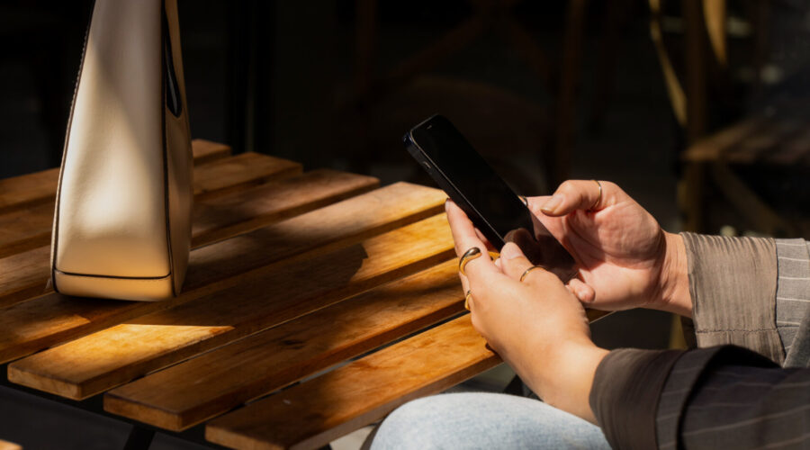 Transformer votre passion du digital en revenu : les métiers du web accessibles à tous