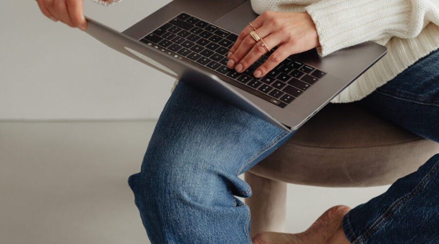 Créer son premier business en ligne : guide pratique pour débutants motivés